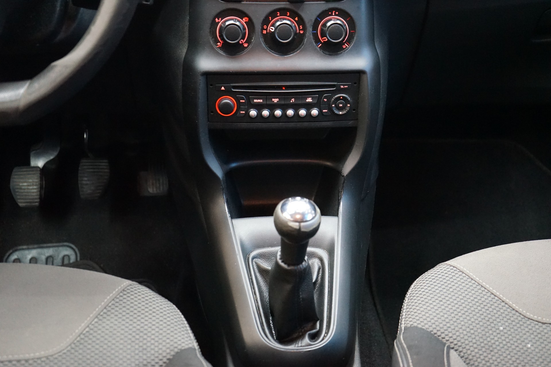 CITROEN C3 1.2i Sélection-image-8