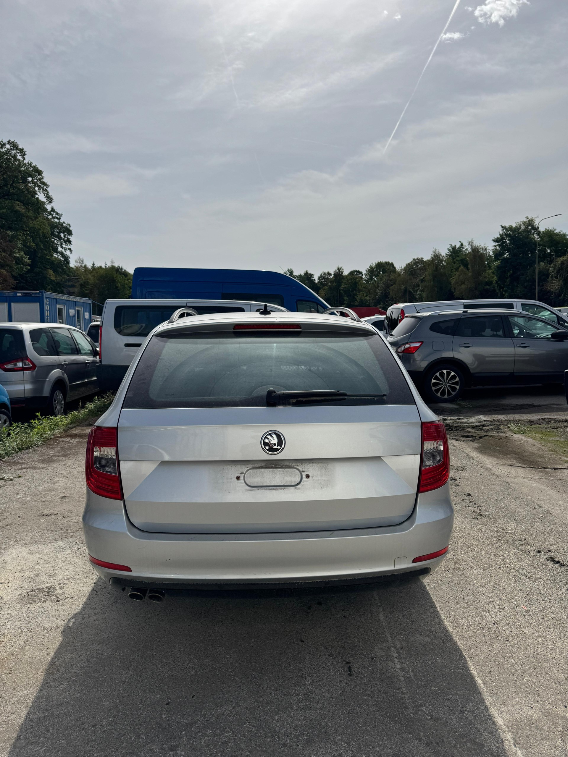 SKODA Superb 2.0 TDi Ambition DSG-image-1