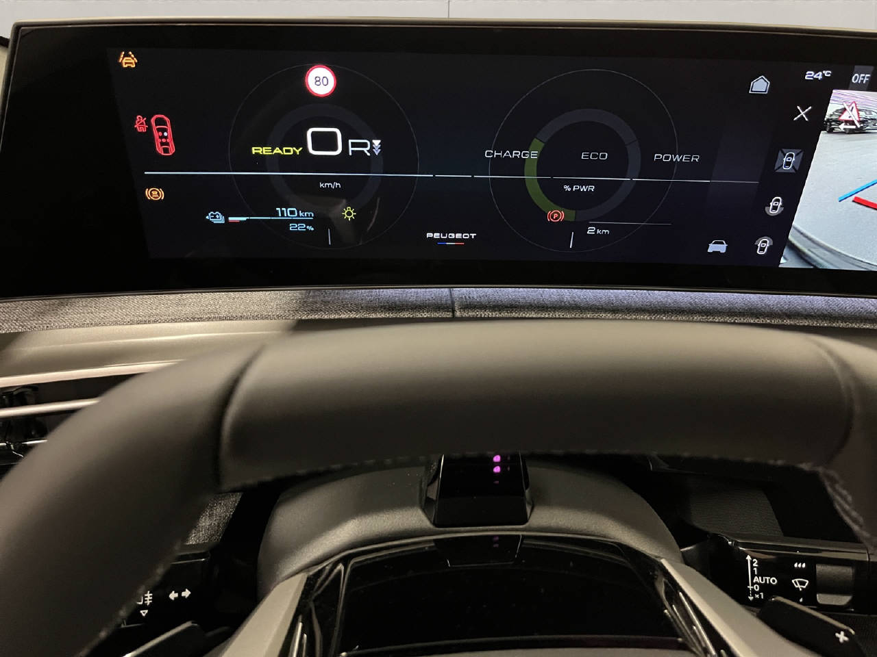 PEUGEOT 3008 e-Allure Premium AWD-image-9