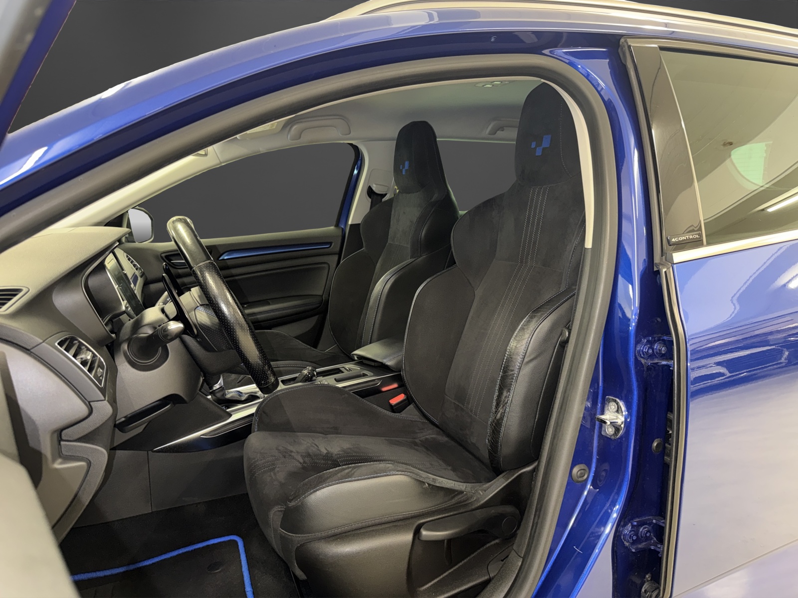 RENAULT Mégane Grandtour 1.6 16V Turbo GT Limited EDC-image-6