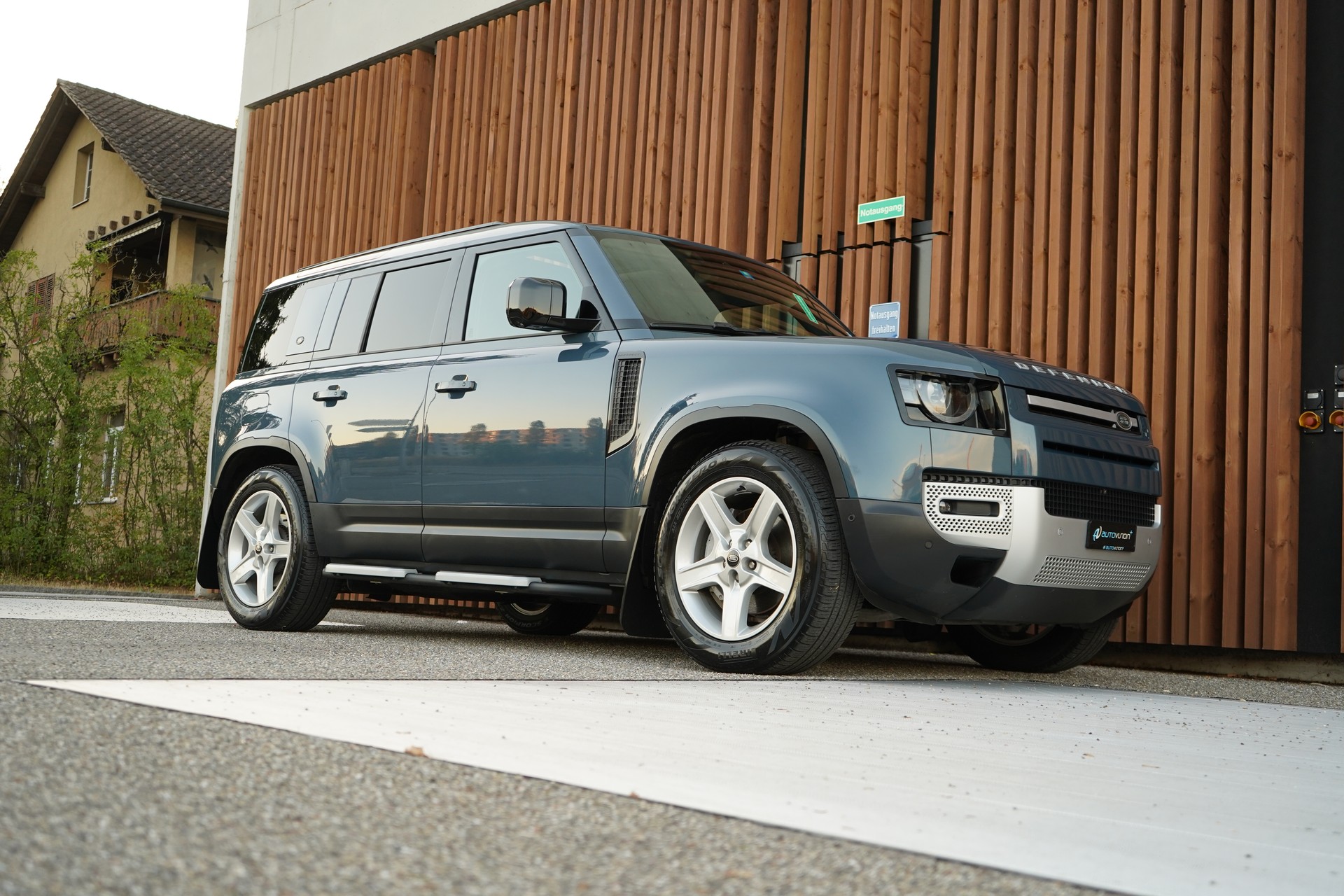 LAND ROVER DEFENDER 110 3.0 D I6 300 X-DYNAMIK HSE AWD AT8 l 300 PS-image-12