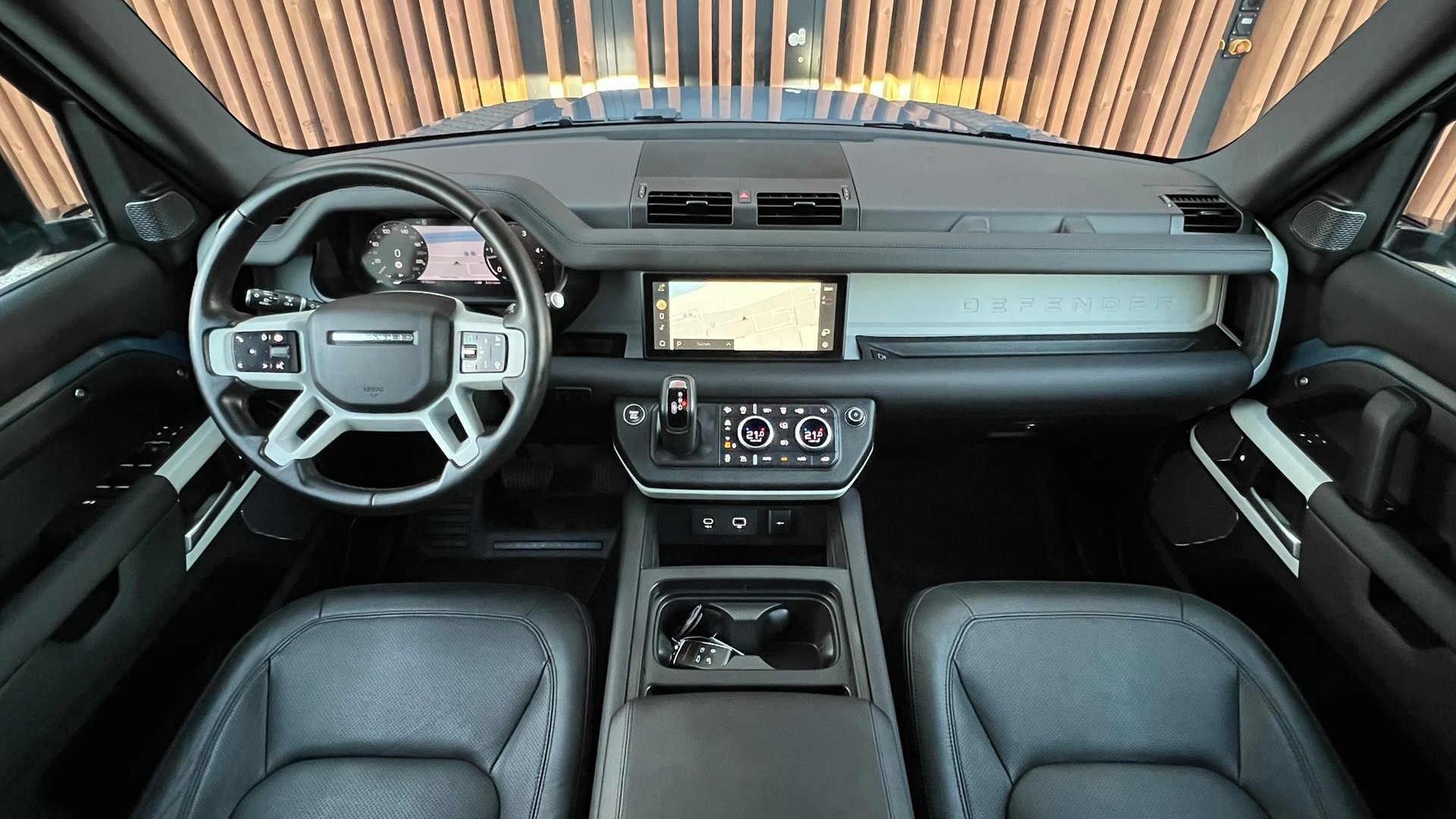 LAND ROVER DEFENDER 110 3.0 D I6 300 X-DYNAMIK HSE AWD AT8 l 300 PS-image-20