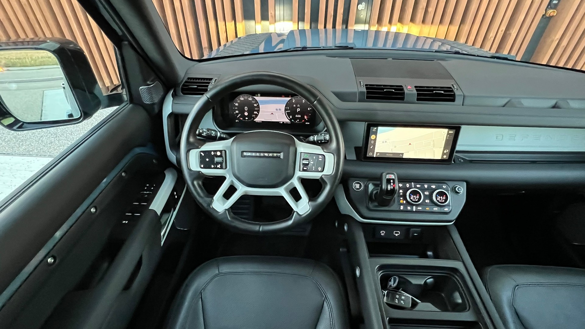 LAND ROVER DEFENDER 110 3.0 D I6 300 X-DYNAMIK HSE AWD AT8 l 300 PS-image-21