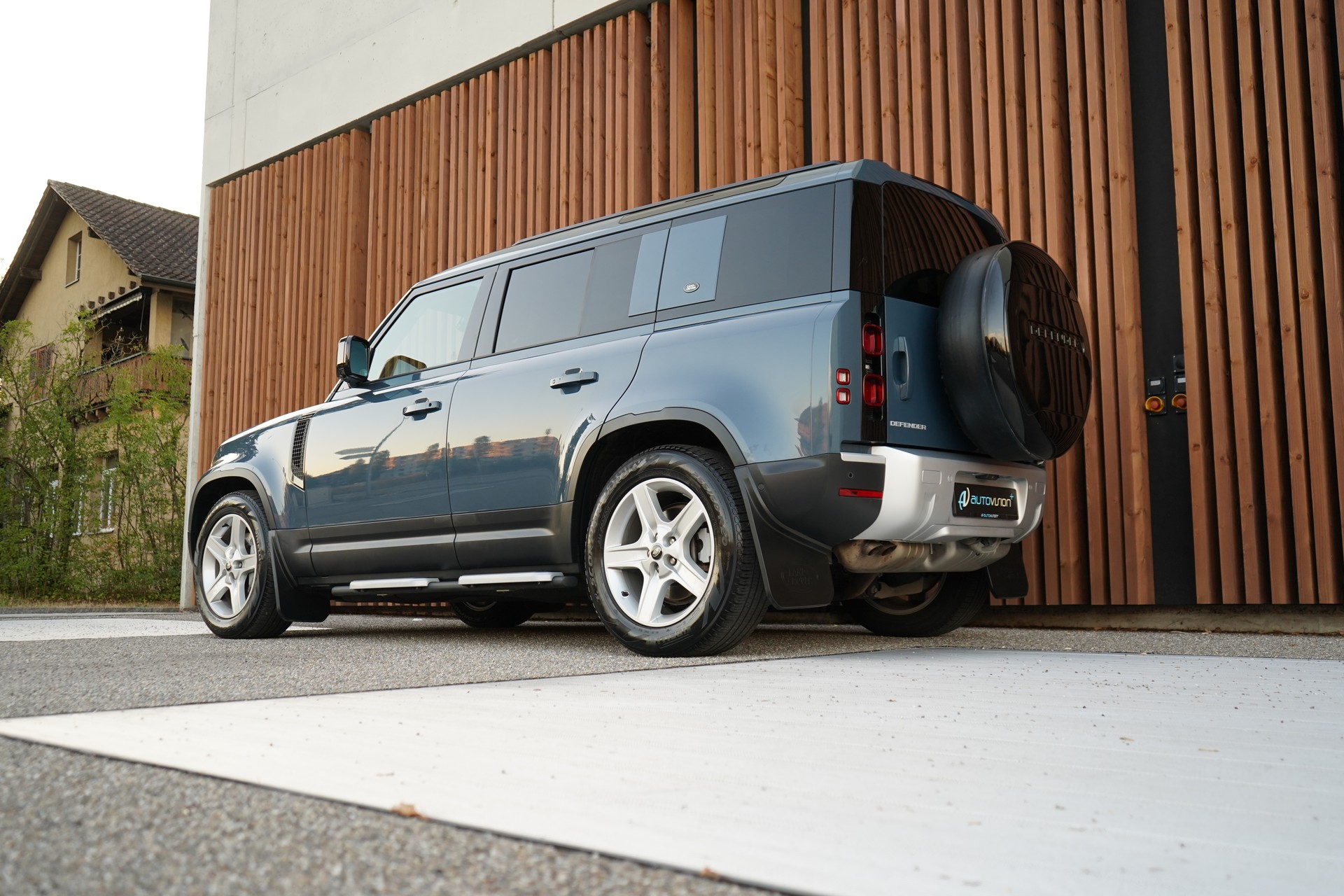 LAND ROVER DEFENDER 110 3.0 D I6 300 X-DYNAMIK HSE AWD AT8 l 300 PS-image-5