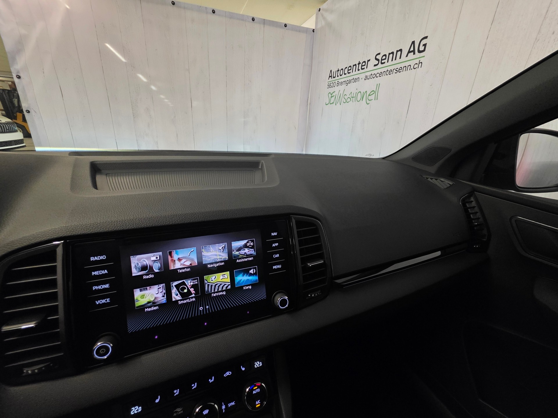 SKODA Karoq 2.0 TSI SportLine 4x4 DSG-image-16