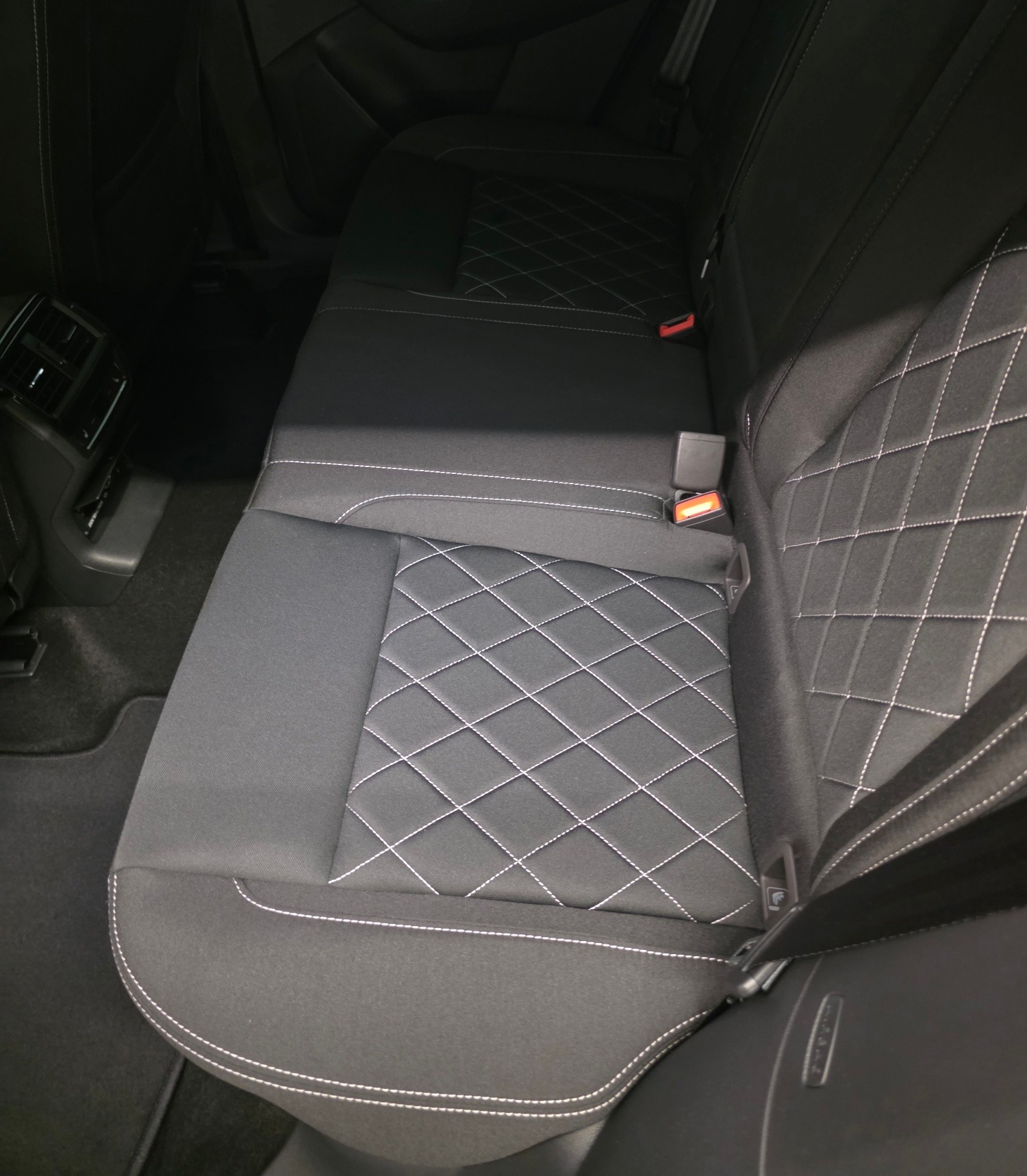 SKODA Karoq 2.0 TSI SportLine 4x4 DSG-image-8