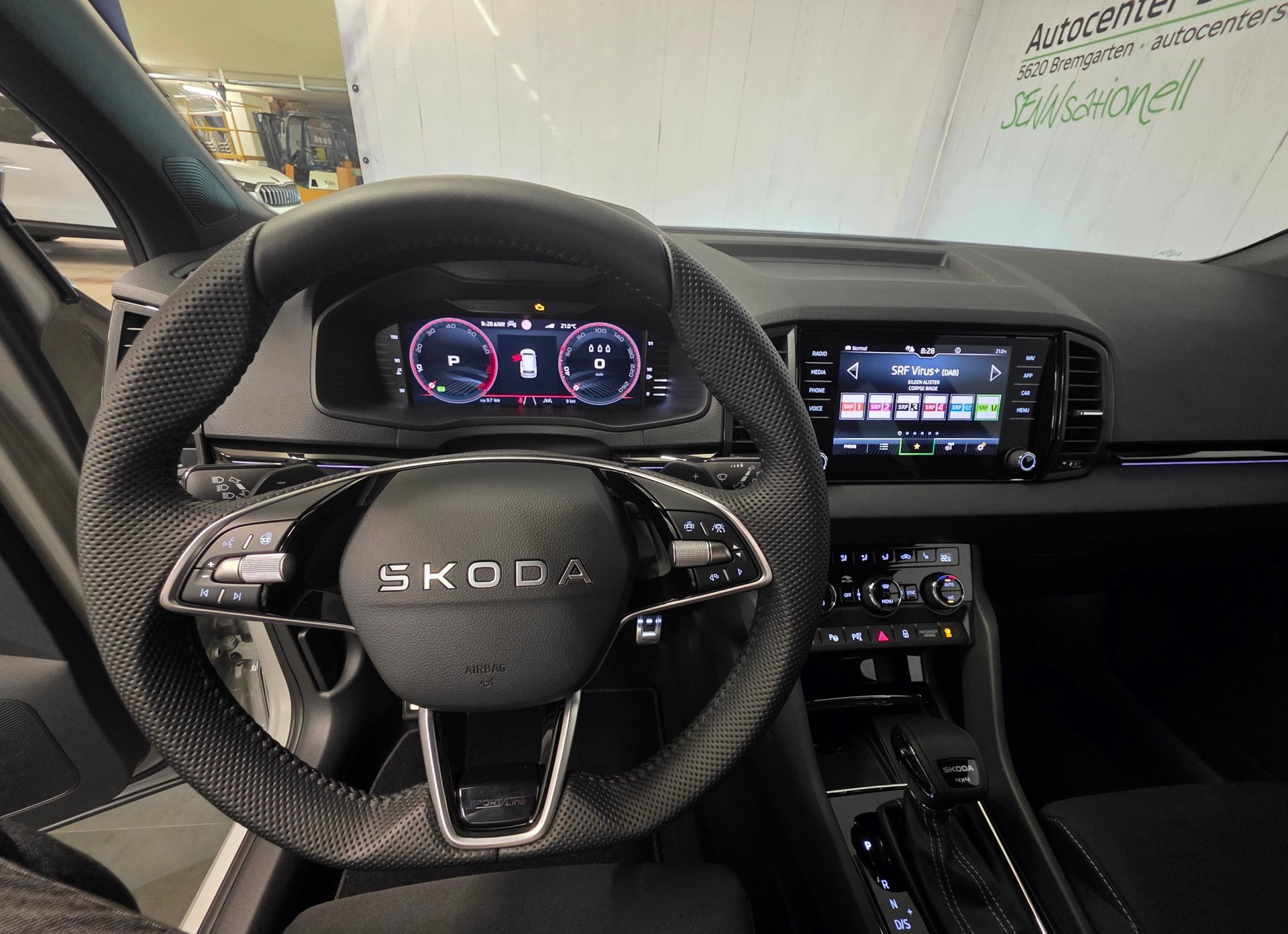 SKODA Karoq 2.0 TSI SportLine 4x4 DSG-image-13