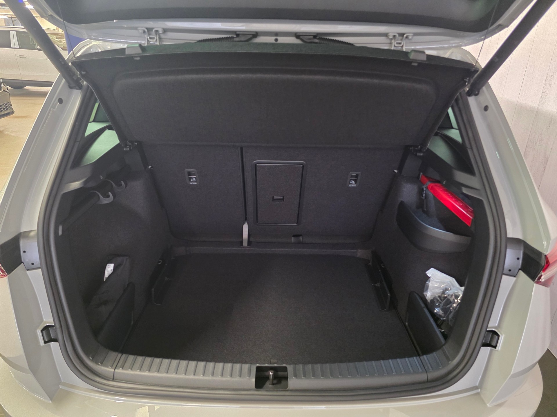 SKODA Karoq 2.0 TSI SportLine 4x4 DSG-image-5