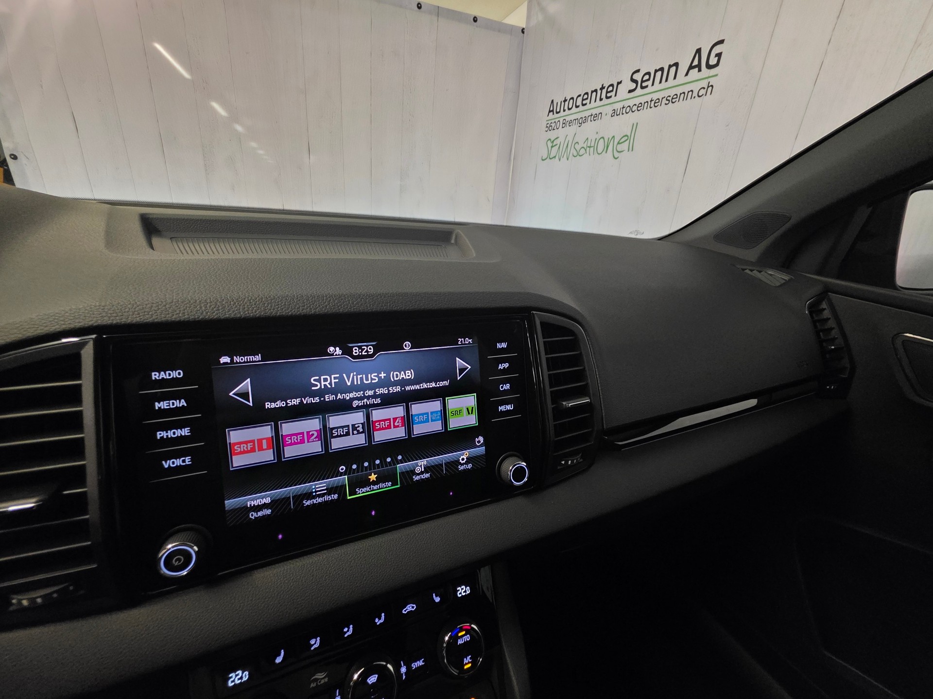 SKODA Karoq 2.0 TSI SportLine 4x4 DSG-image-14