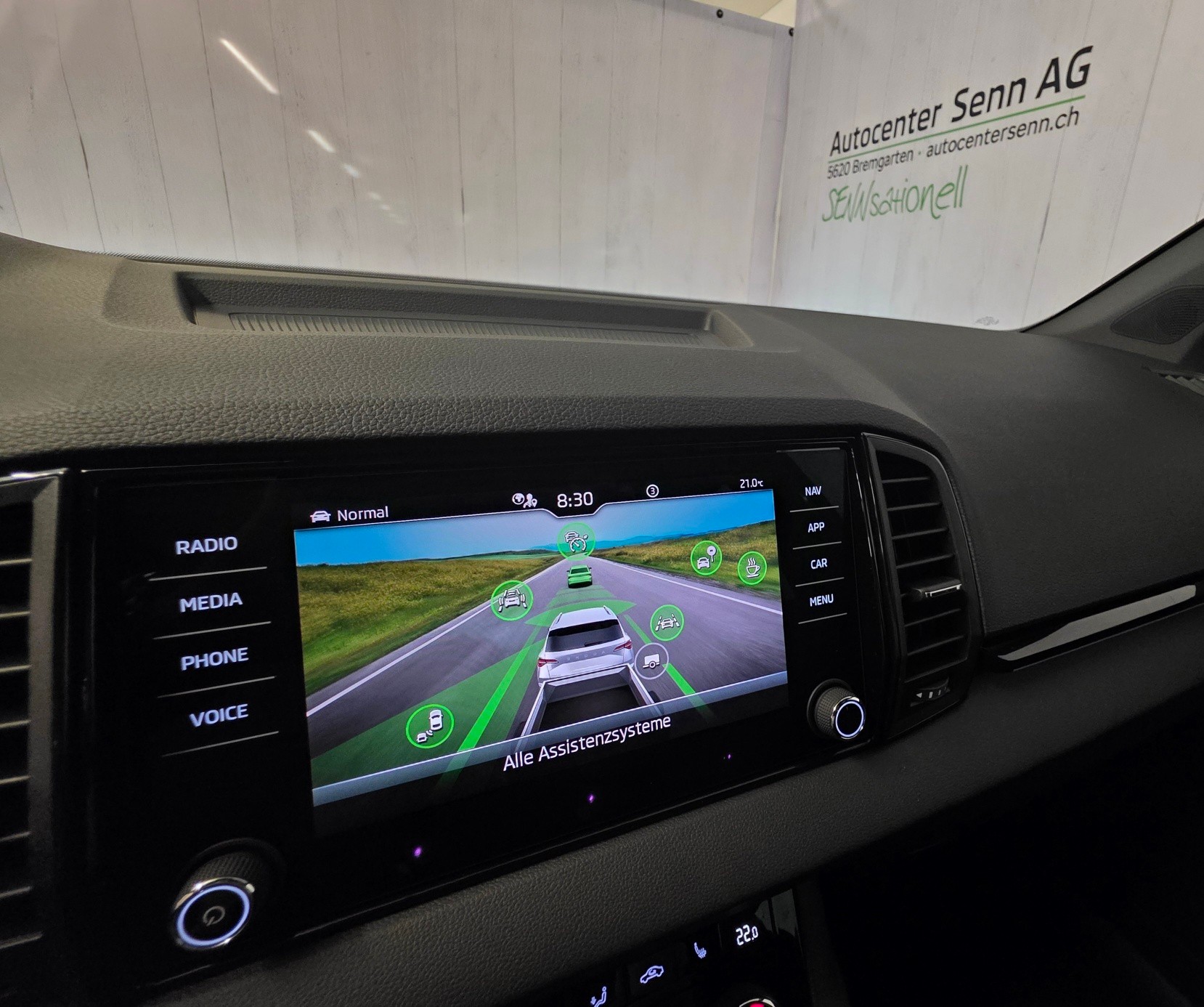 SKODA Karoq 2.0 TSI SportLine 4x4 DSG-image-18