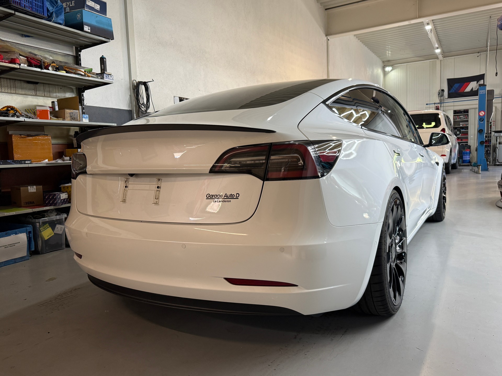TESLA Model 3 Long Range Dual Motor AWD Performance-image-4