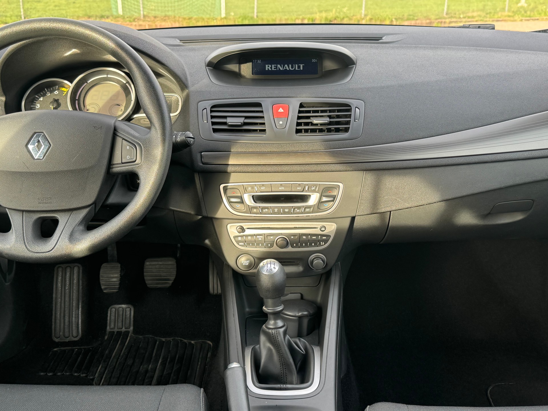 RENAULT Mégane Grandtour 1.6 16V Expression-image-10