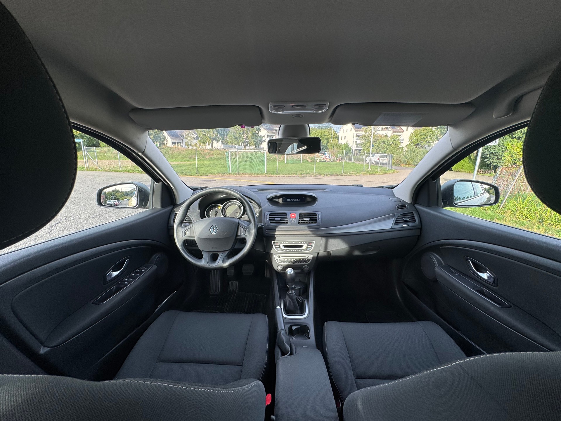 RENAULT Mégane Grandtour 1.6 16V Expression-image-9