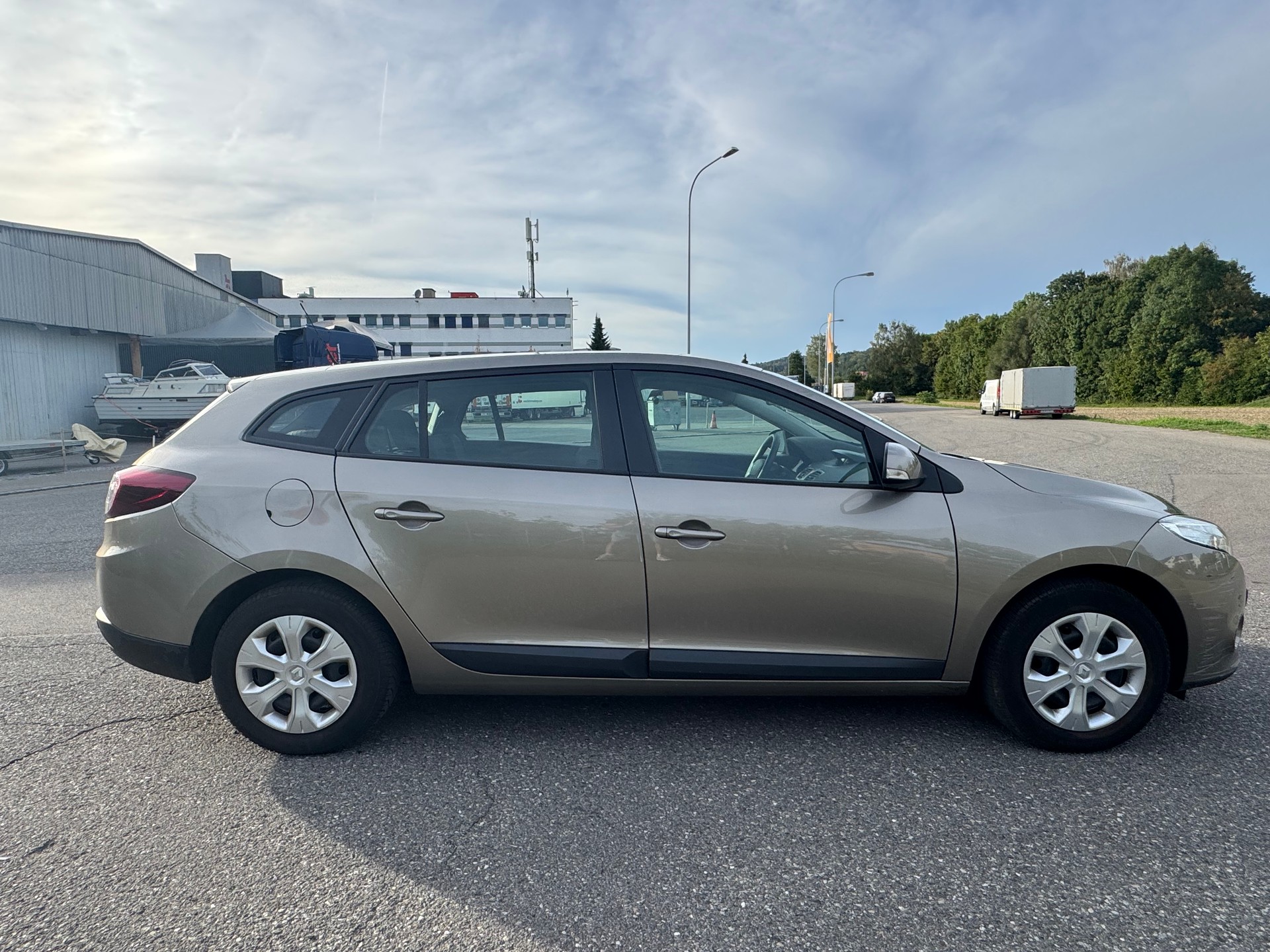 RENAULT Mégane Grandtour 1.6 16V Expression-image-8