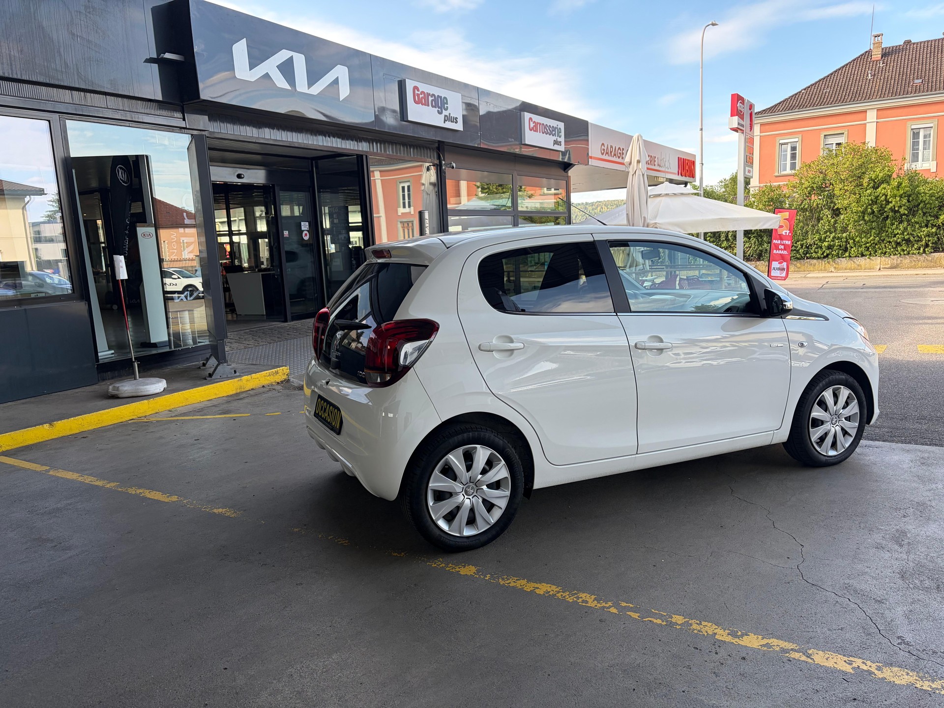 PEUGEOT 108 1.0 VTi Style S/S-image-2