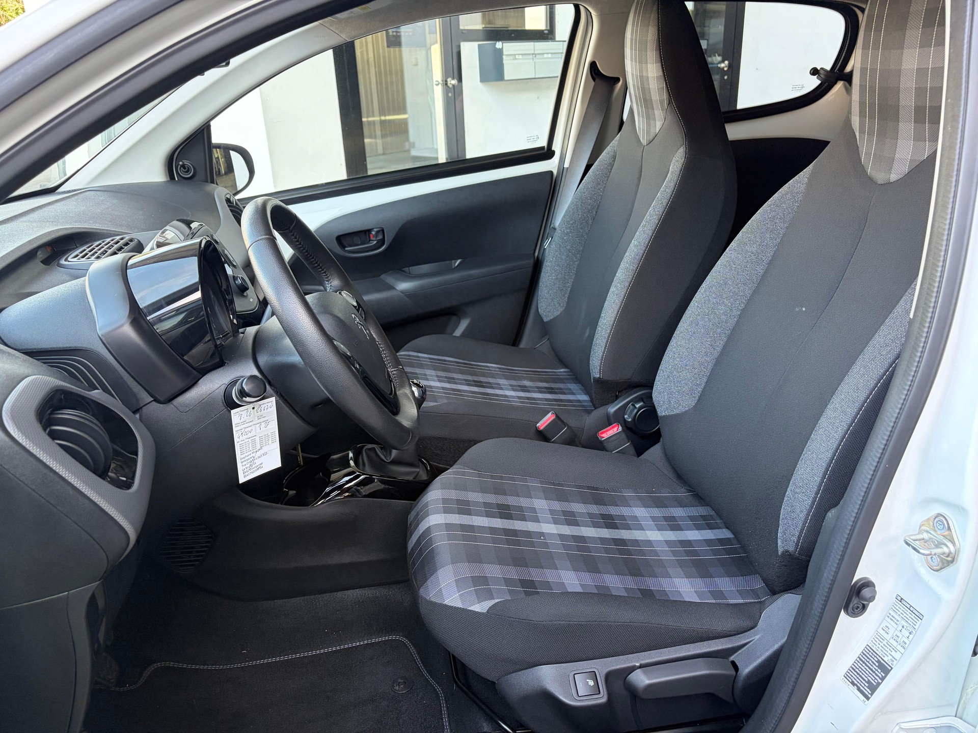 PEUGEOT 108 1.0 VTi Style S/S-image-4