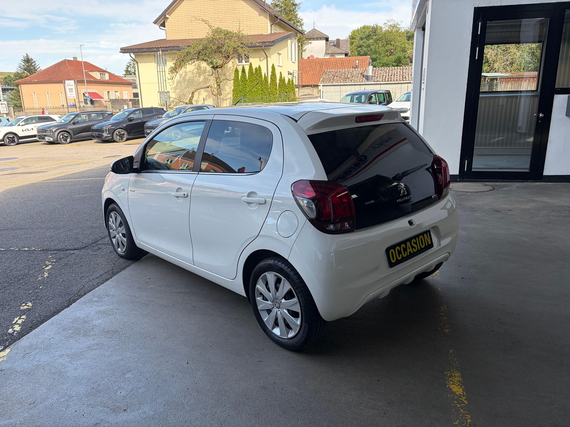 PEUGEOT 108 1.0 VTi Style S/S-image-3