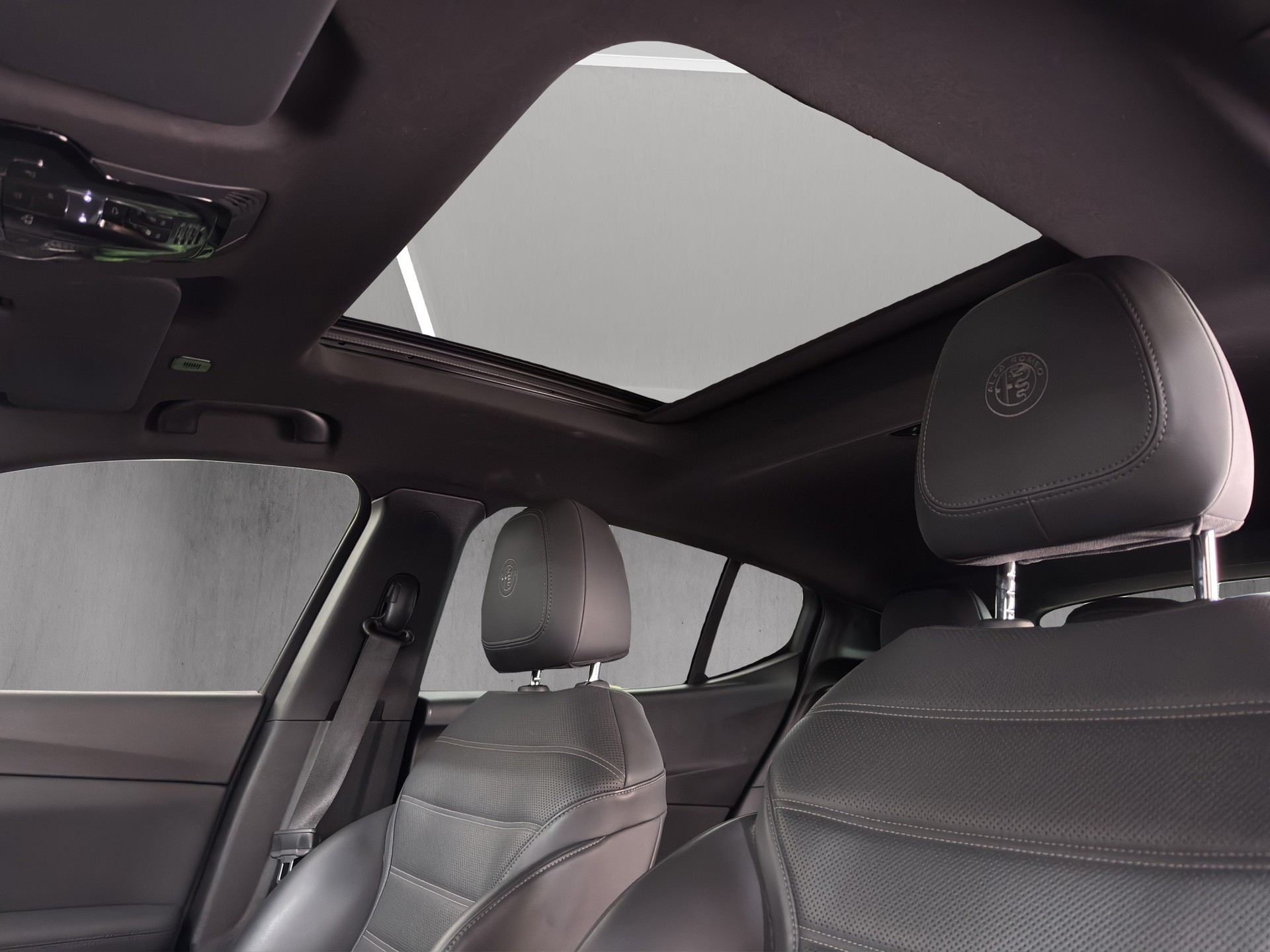ALFA ROMEO Tonale 1.5 48V Hybrid Veloce Pack Premium Sky-image-8