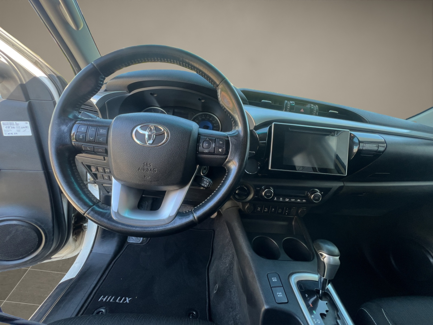 TOYOTA Hilux Double Cab.-Pick-up 2.4 D-4D 150 Sol-image-11