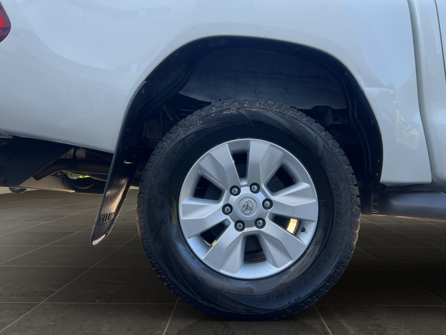 TOYOTA Hilux Double Cab.-Pick-up 2.4 D-4D 150 Sol-image-24