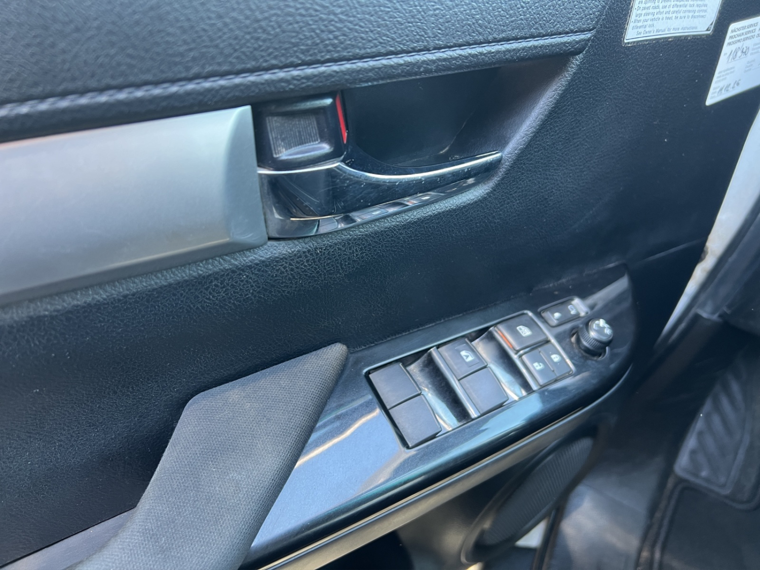 TOYOTA Hilux Double Cab.-Pick-up 2.4 D-4D 150 Sol-image-19