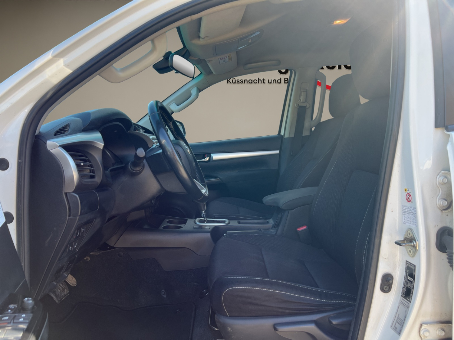 TOYOTA Hilux Double Cab.-Pick-up 2.4 D-4D 150 Sol-image-8
