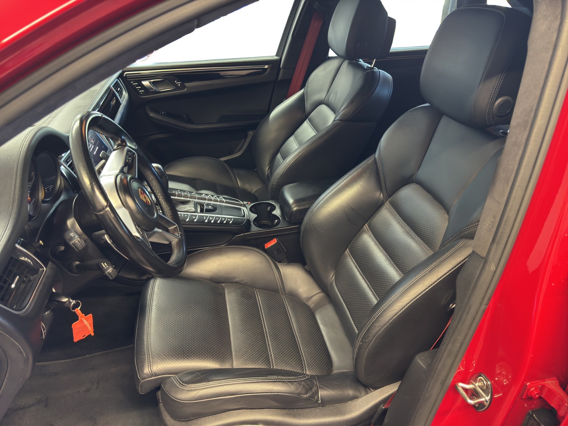 PORSCHE Macan Turbo Performance PDK-image-6