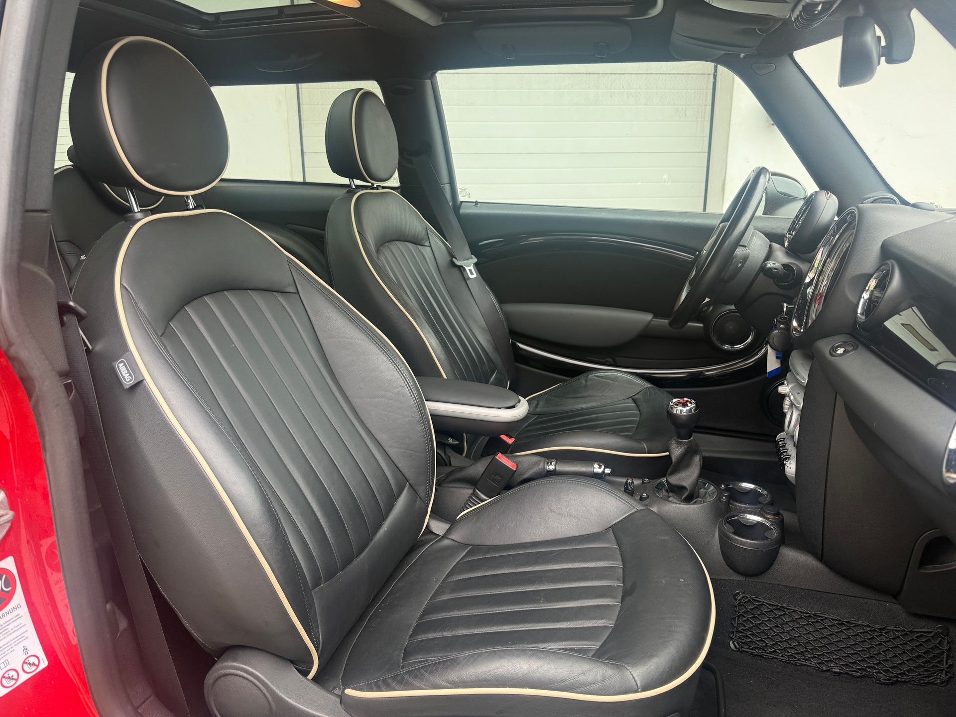 MINI Cooper John Cooper Works-image-12