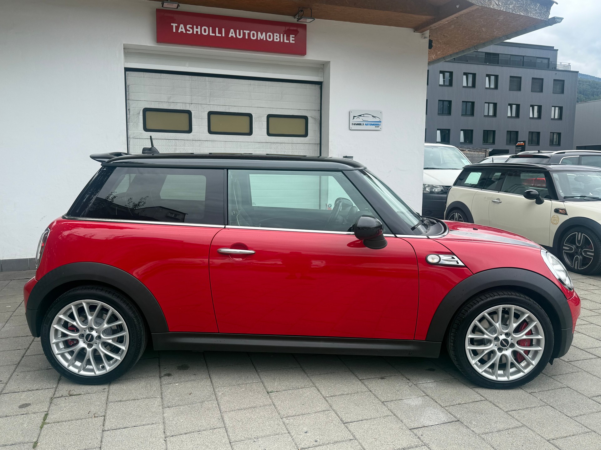 MINI Cooper John Cooper Works-image-9