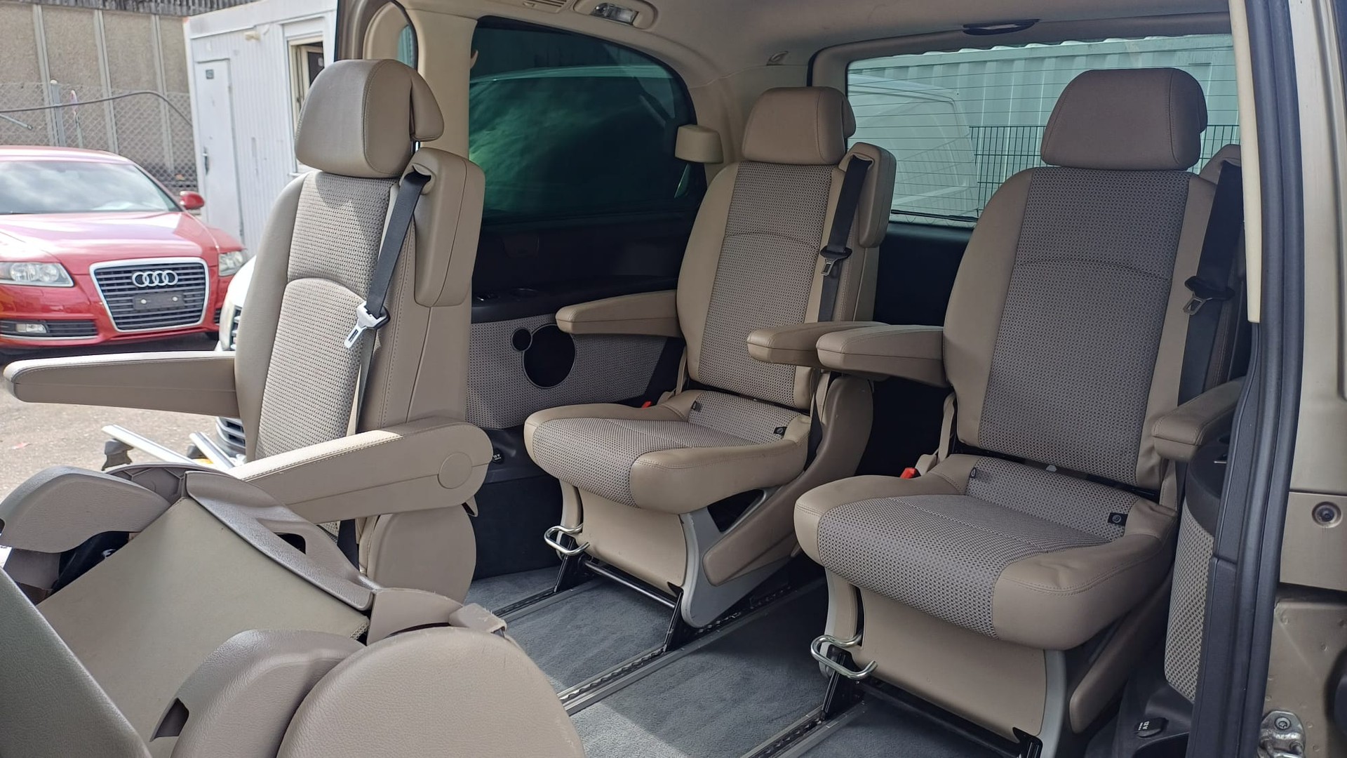 MERCEDES-BENZ Viano 2.2 CDI Blue Eff. Trend Ed. 4Matic A-image-13