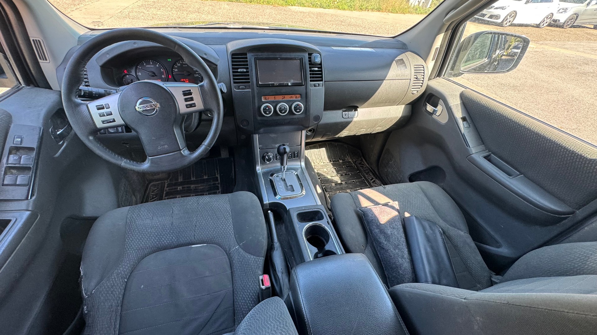 NISSAN Navara Double Cab LE 2.5 dCi 4WD Automat-image-8
