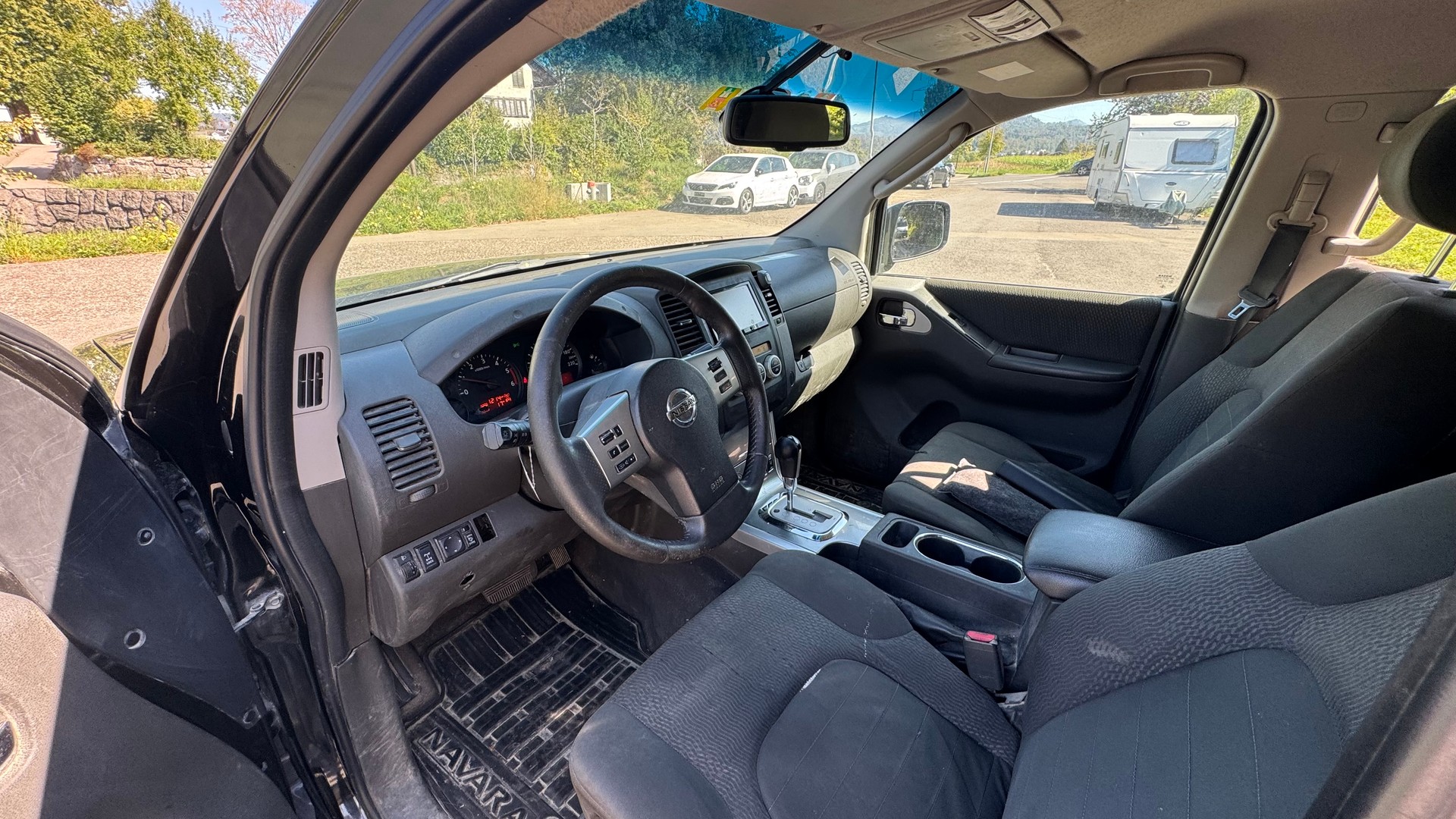 NISSAN Navara Double Cab LE 2.5 dCi 4WD Automat-image-6