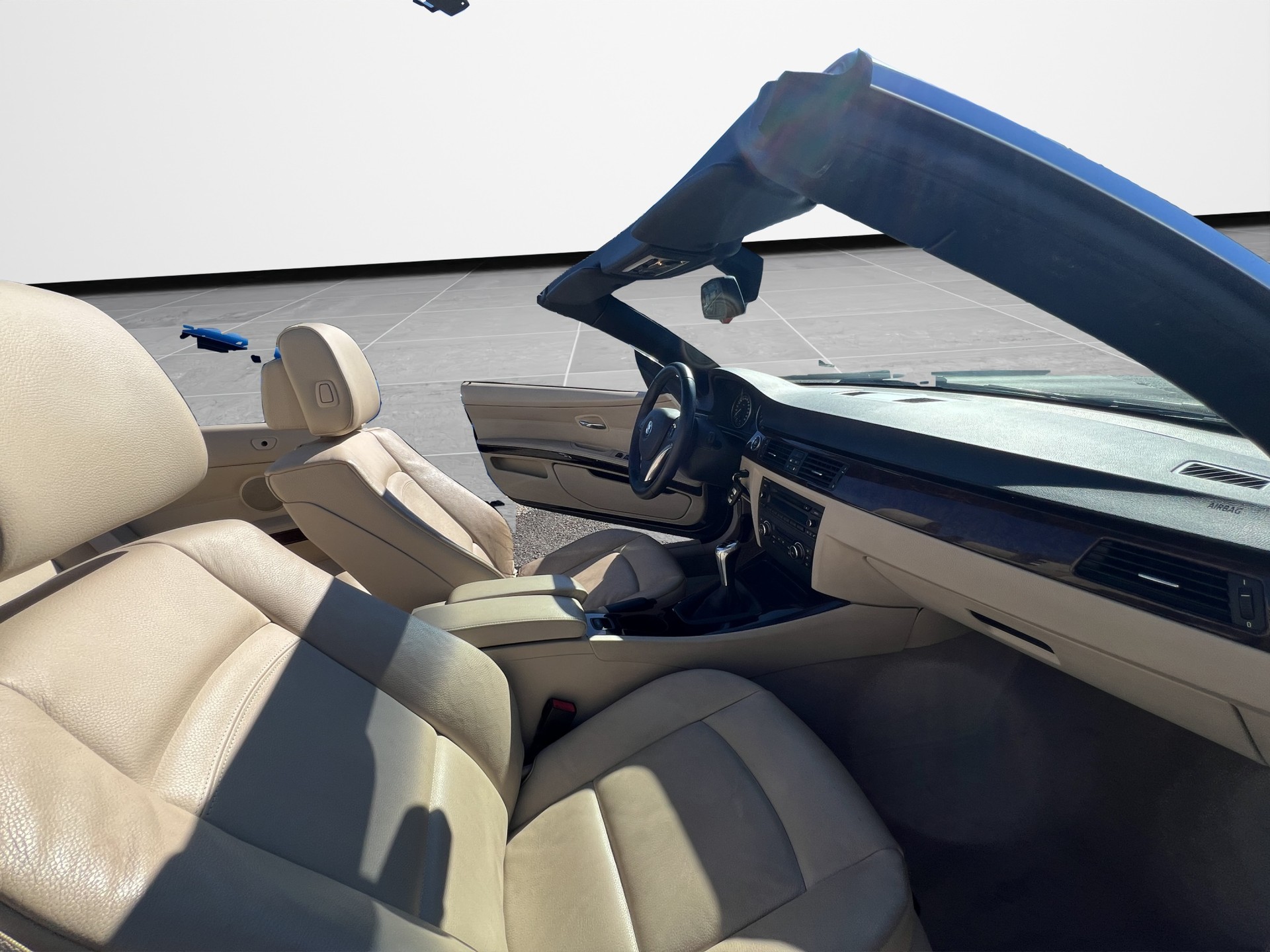 BMW 325i Cabriolet-image-12