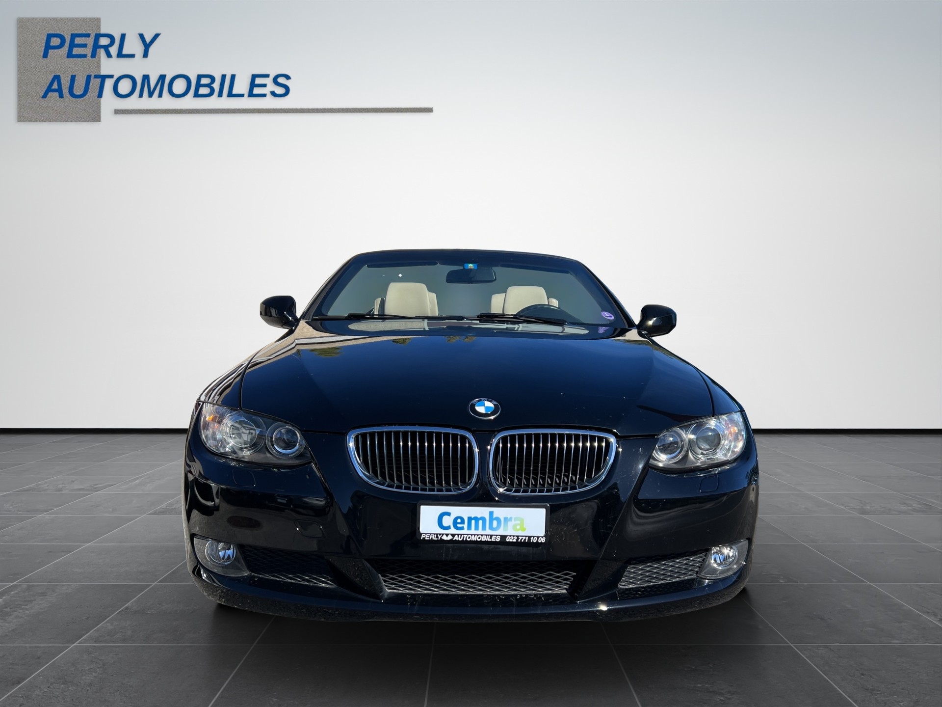 BMW 325i Cabriolet-image-0