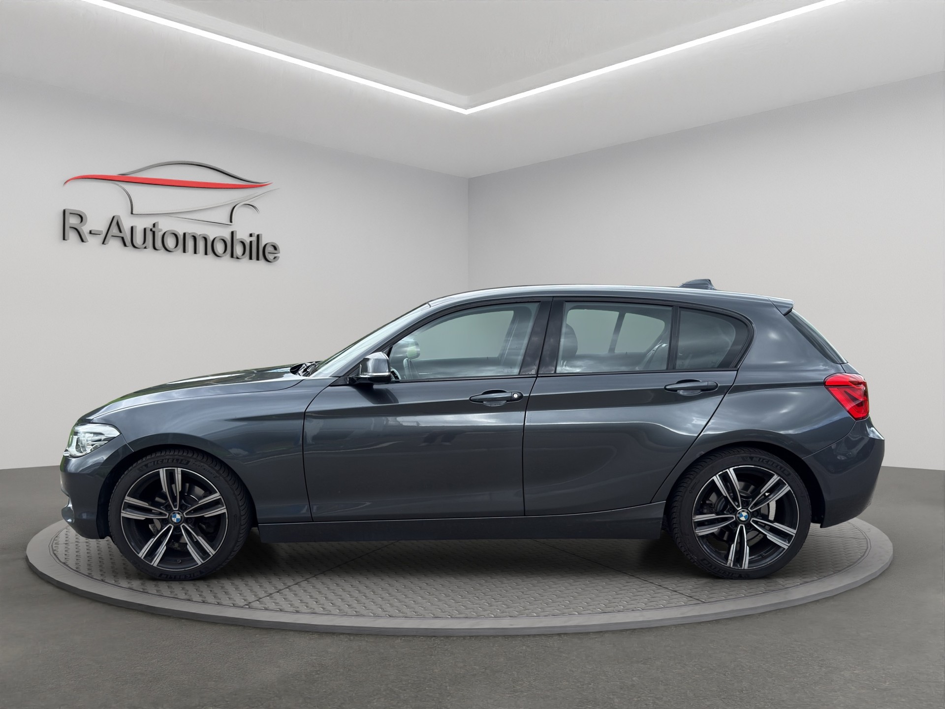BMW 120d xDrive Steptronic-image-1