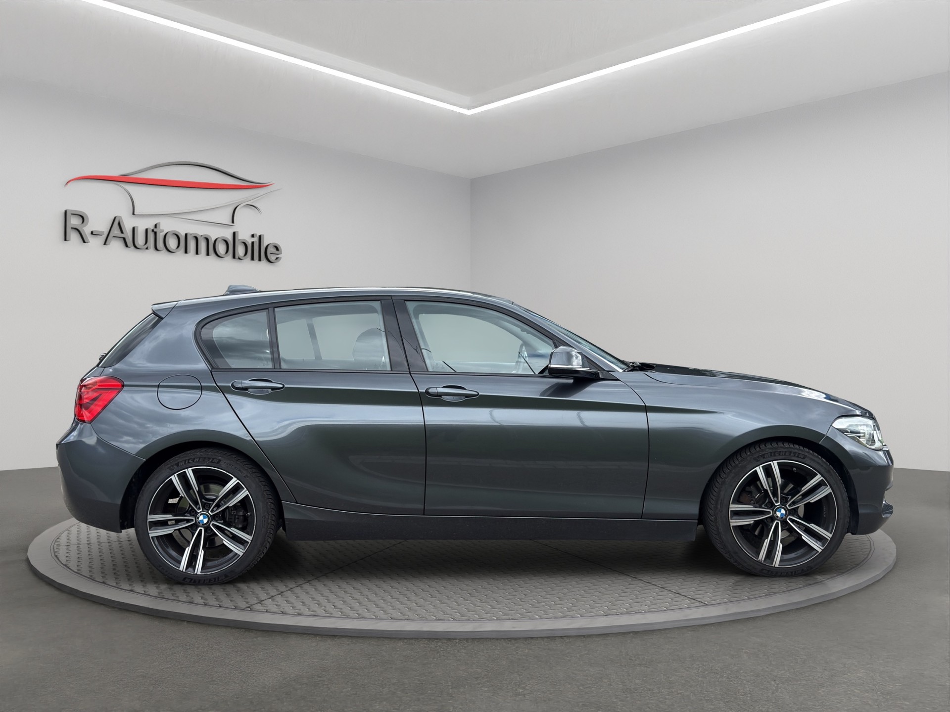 BMW 120d xDrive Steptronic-image-5