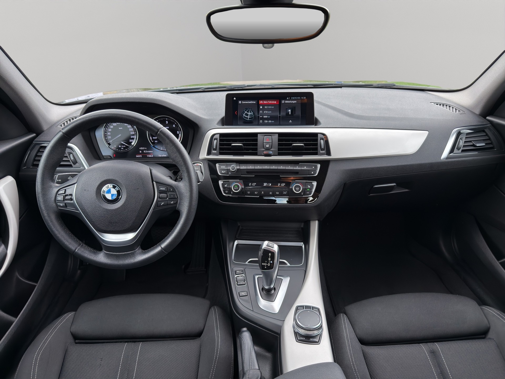 BMW 120d xDrive Steptronic-image-11