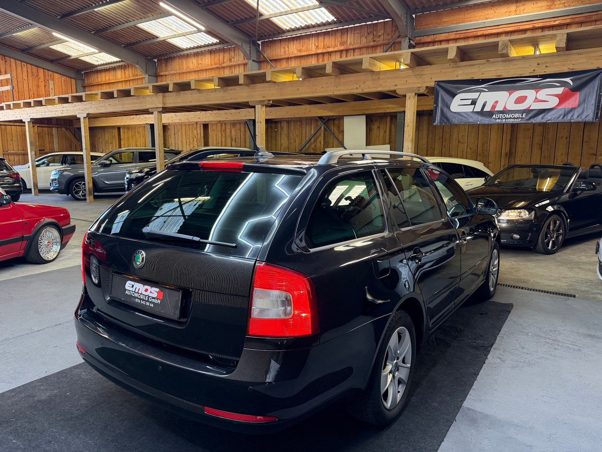 SKODA Octavia Combi 1.6 TDI Ambition DSG-image-4