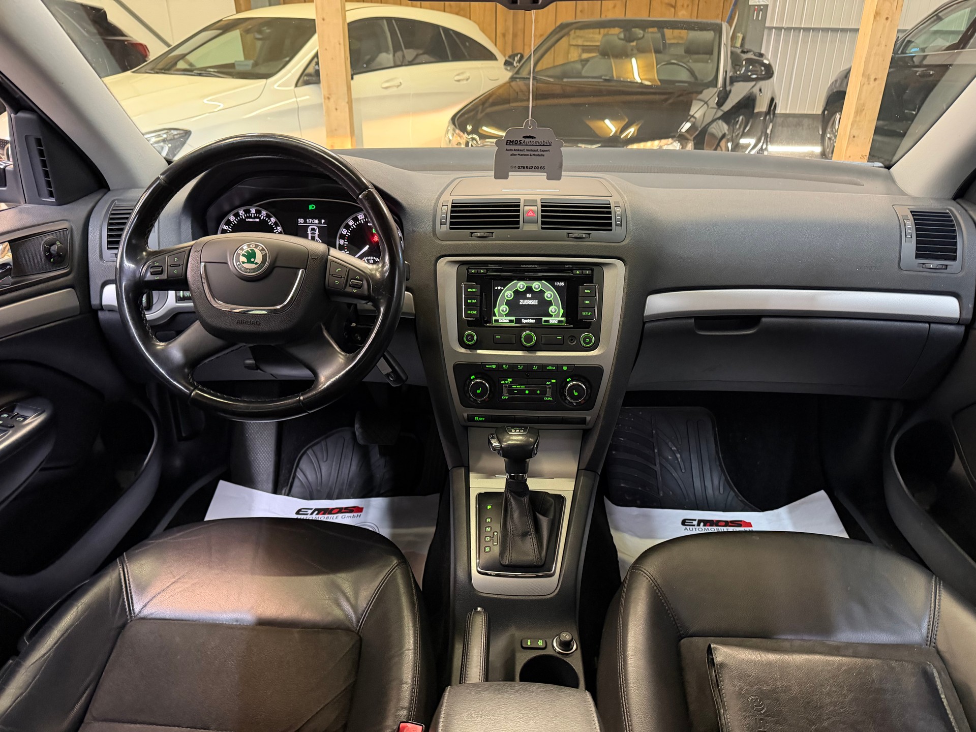 SKODA Octavia Combi 1.6 TDI Ambition DSG-image-7