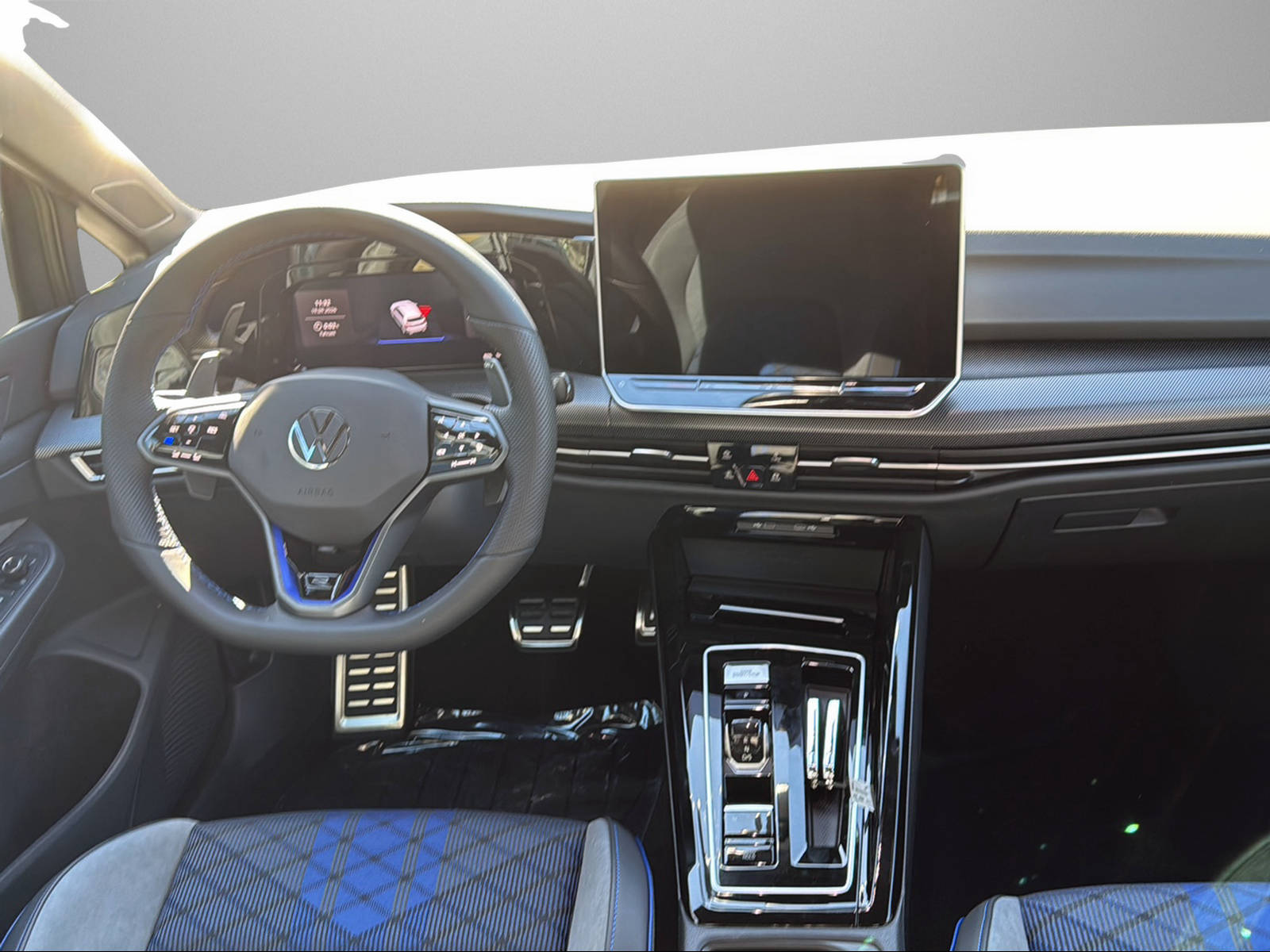 VW Golf 2.0 TSI R DSG 4 Motion-image-9