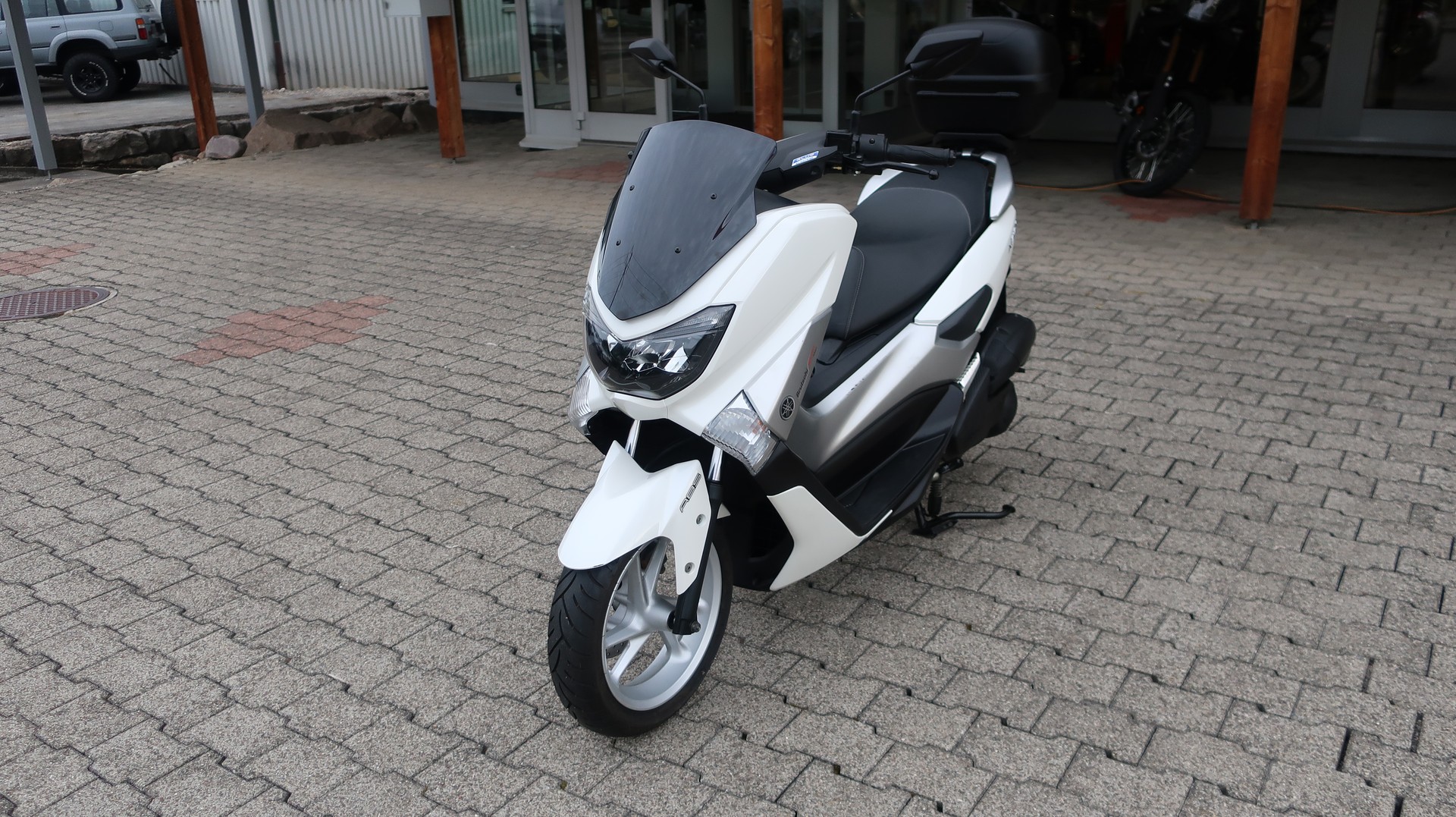 YAMAHA N-Max GPD 125A ABS-showroom-element-1