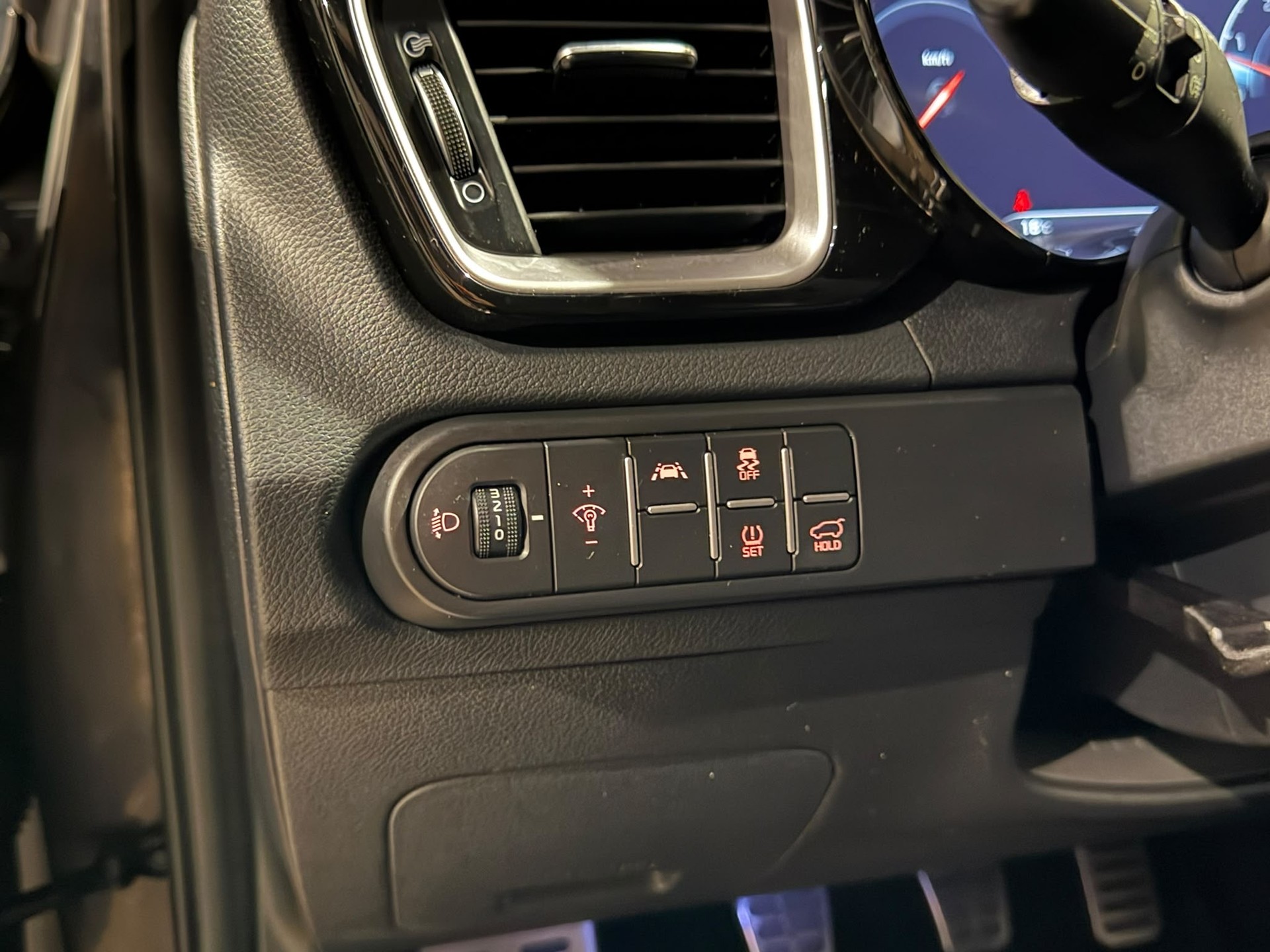 KIA XCeed 1.5 T-GDi MHEV Black Edition-image-20