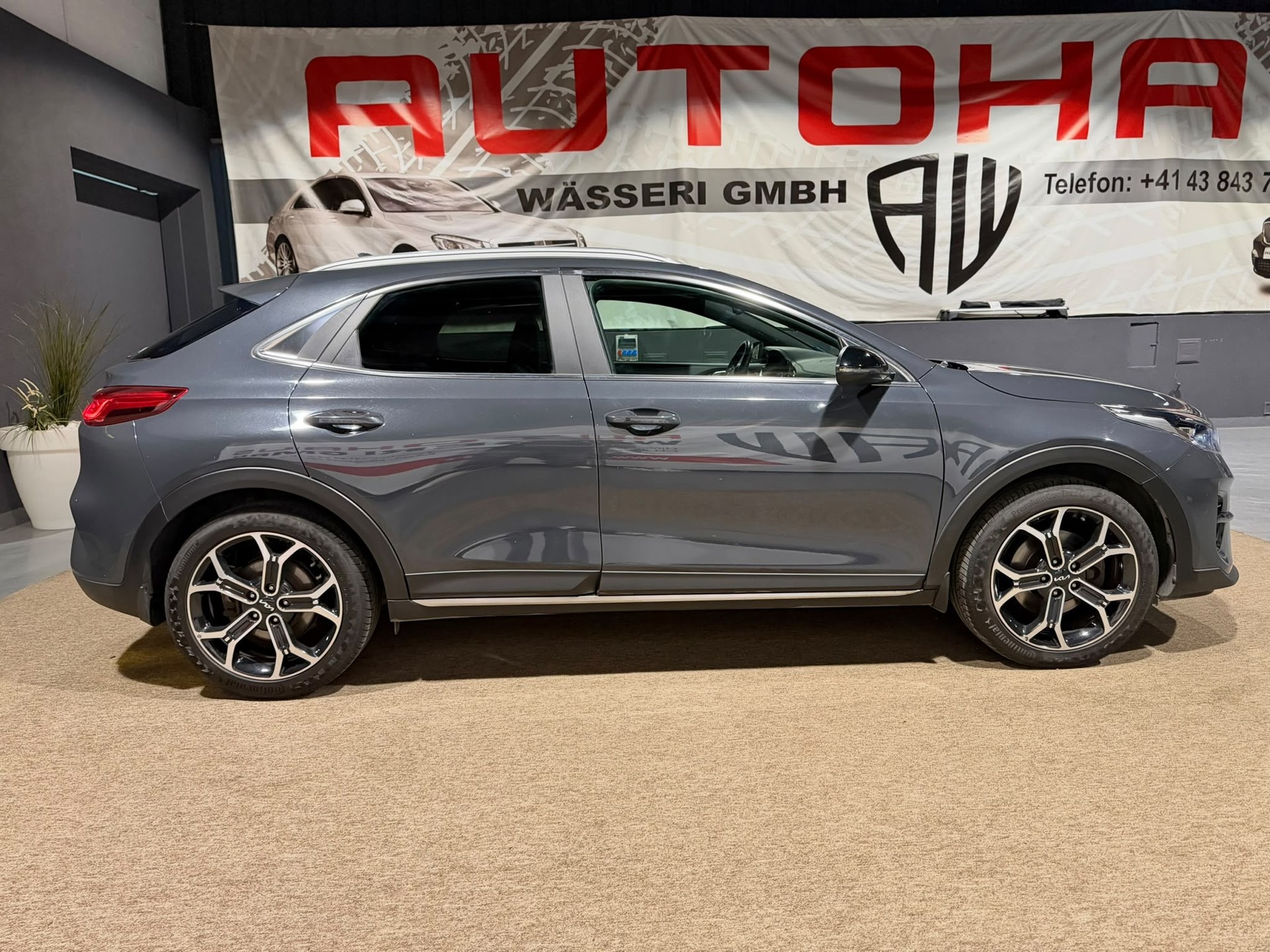 KIA XCeed 1.5 T-GDi MHEV Black Edition-image-1
