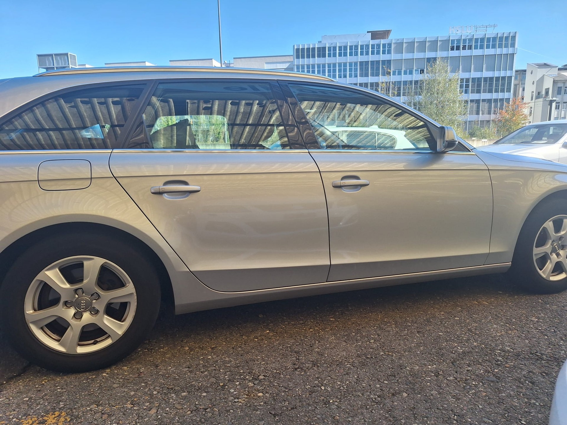 AUDI A4 Avant 1.8 TFSI multitronic-image-2
