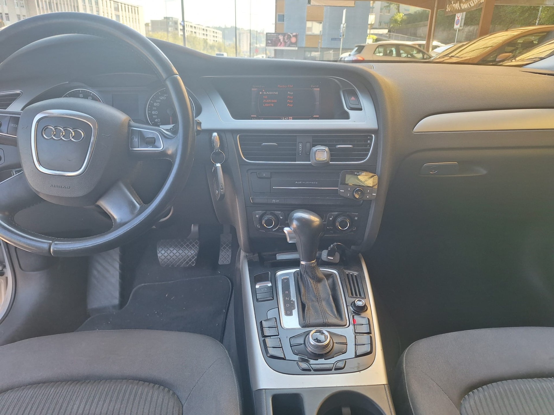 AUDI A4 Avant 1.8 TFSI multitronic-image-10