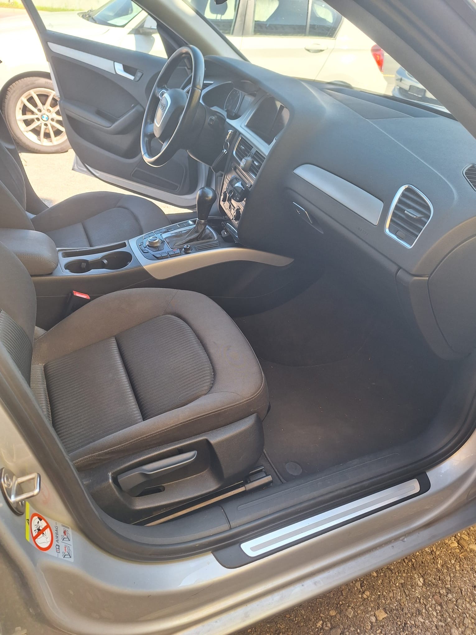AUDI A4 Avant 1.8 TFSI multitronic-image-5
