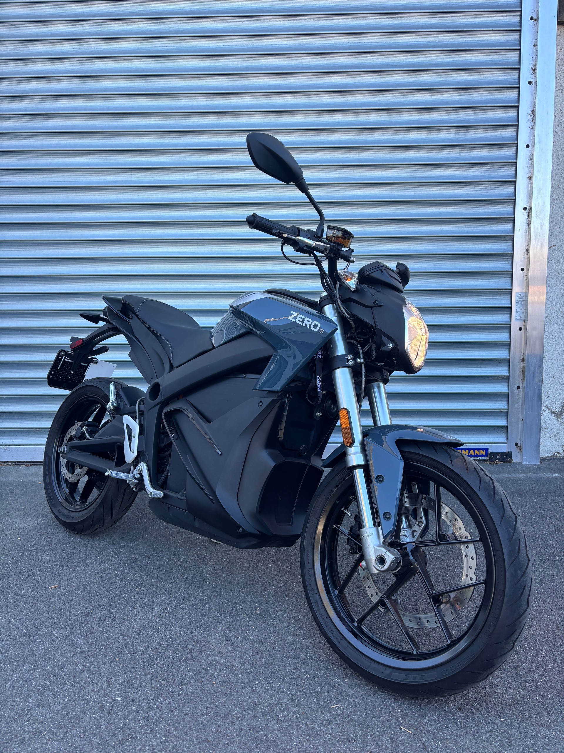 ZERO S ZF 14.4-showroom-element-1