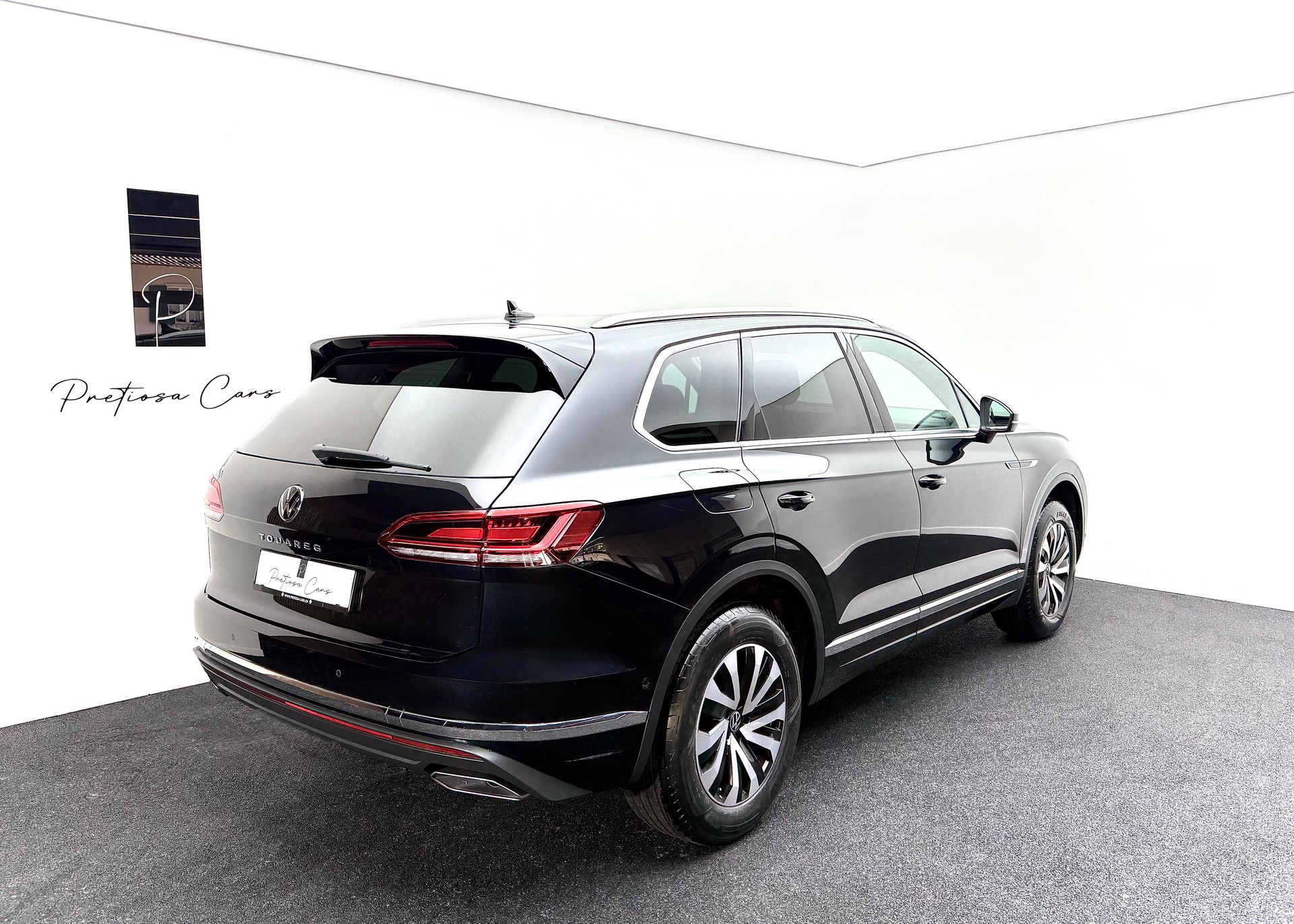VW Touareg 3.0 TDI Elegance Tiptronic-image-4