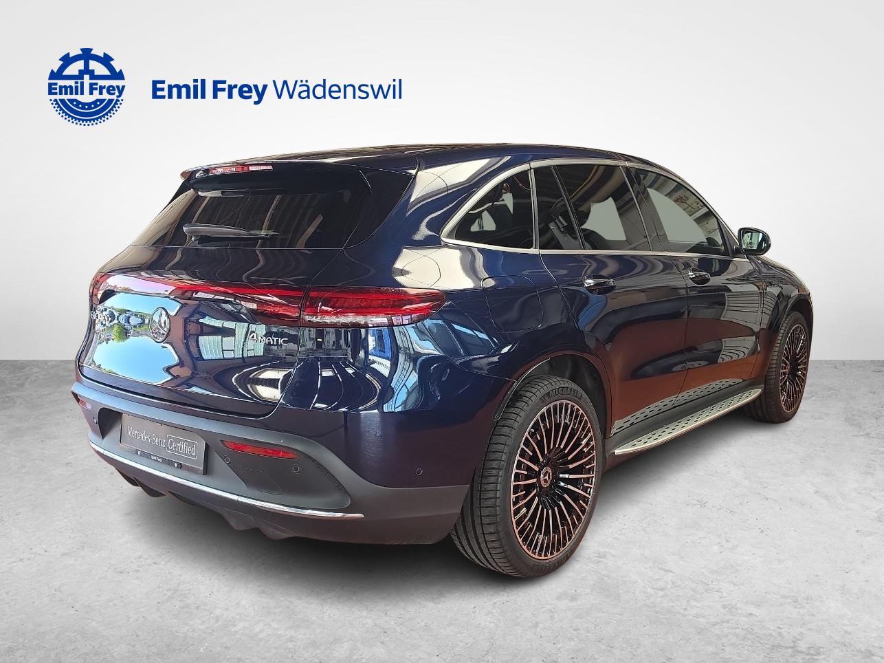 MERCEDES-BENZ EQC 400 4MATIC AMG Line-image-4