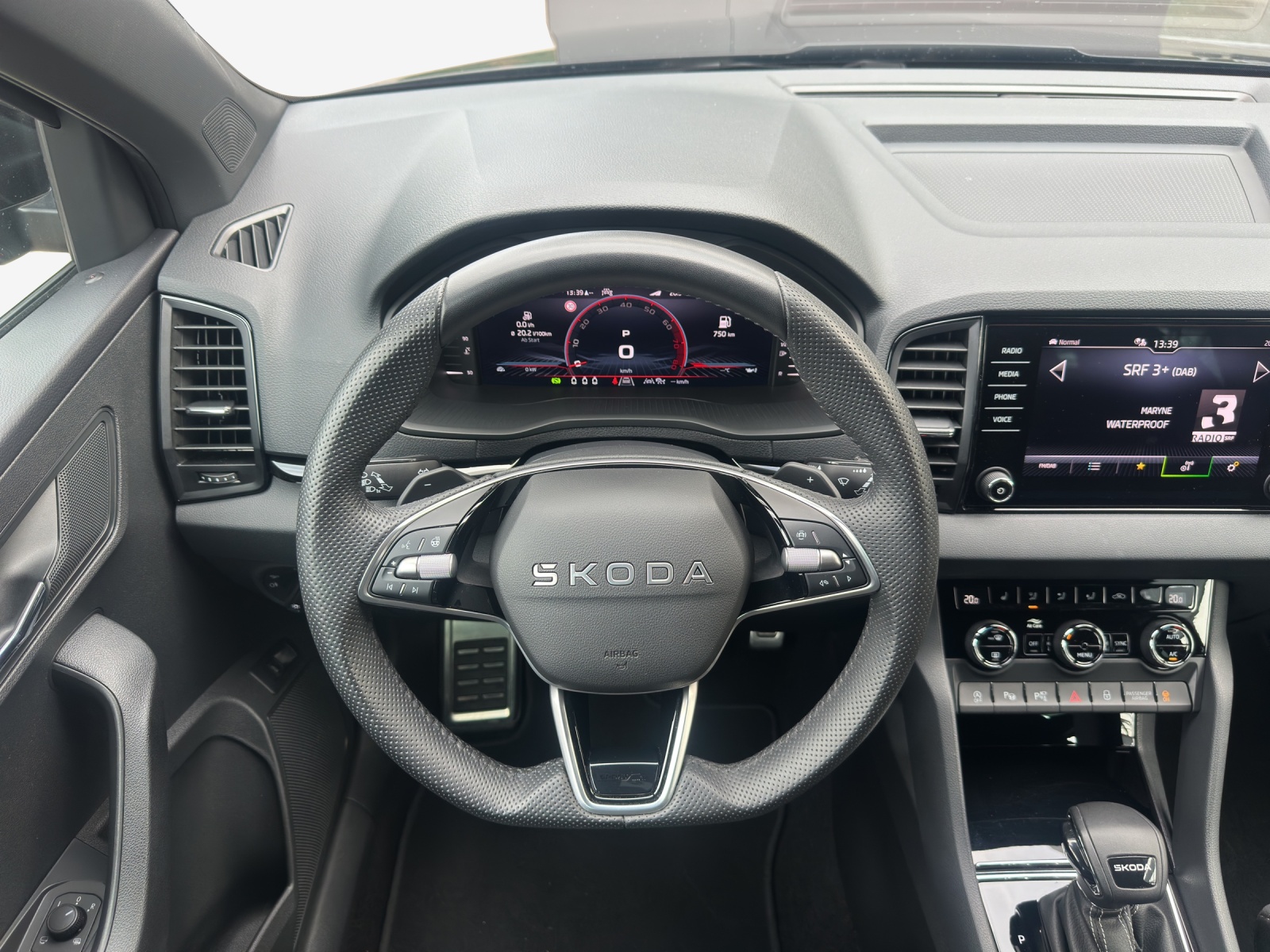 SKODA Karoq 1.5 TSI SportLine DSG-image-9